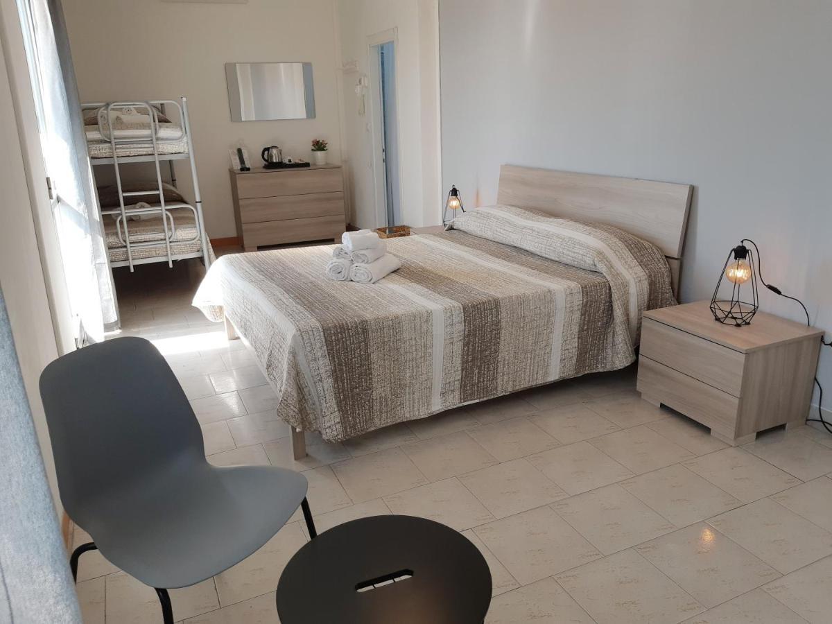 Hotel Mara Римини Экстерьер фото