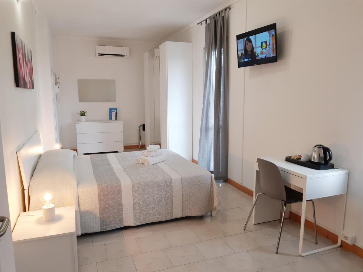 Hotel Mara Римини Экстерьер фото