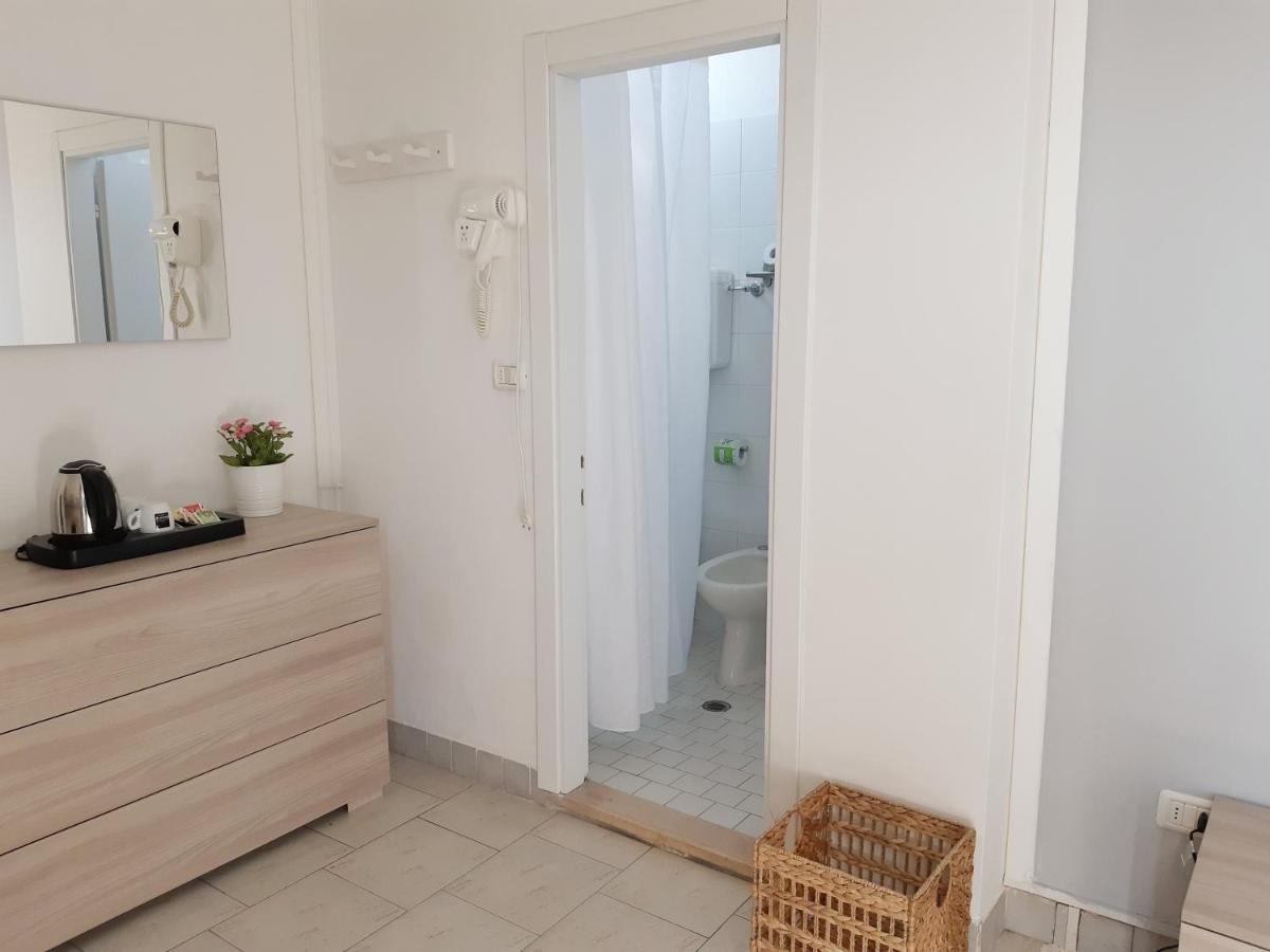 Hotel Mara Римини Экстерьер фото