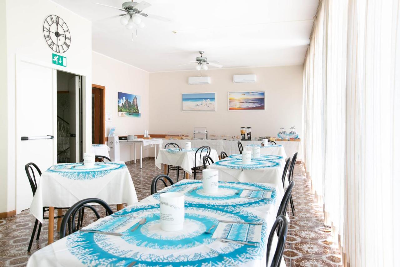 Hotel Mara Римини Экстерьер фото
