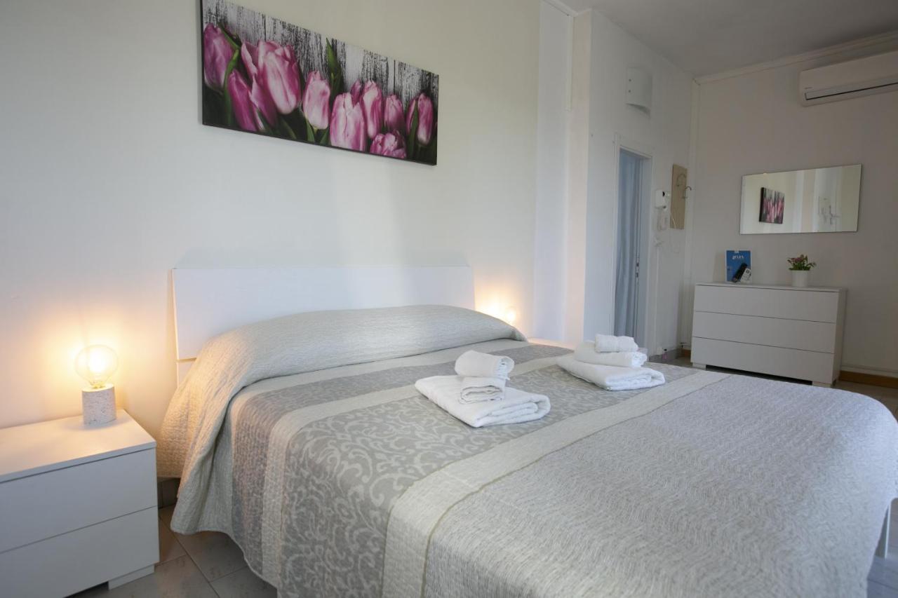 Hotel Mara Римини Экстерьер фото