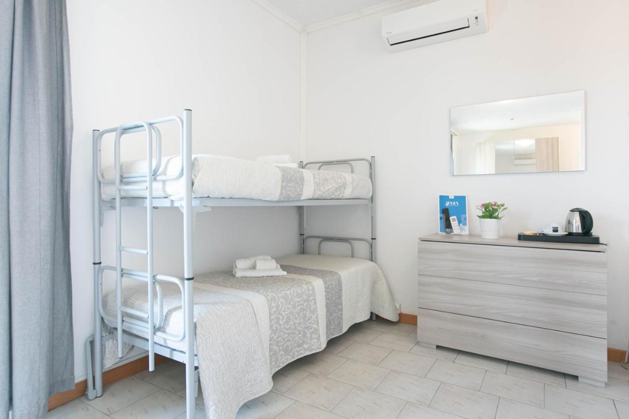 Hotel Mara Римини Экстерьер фото