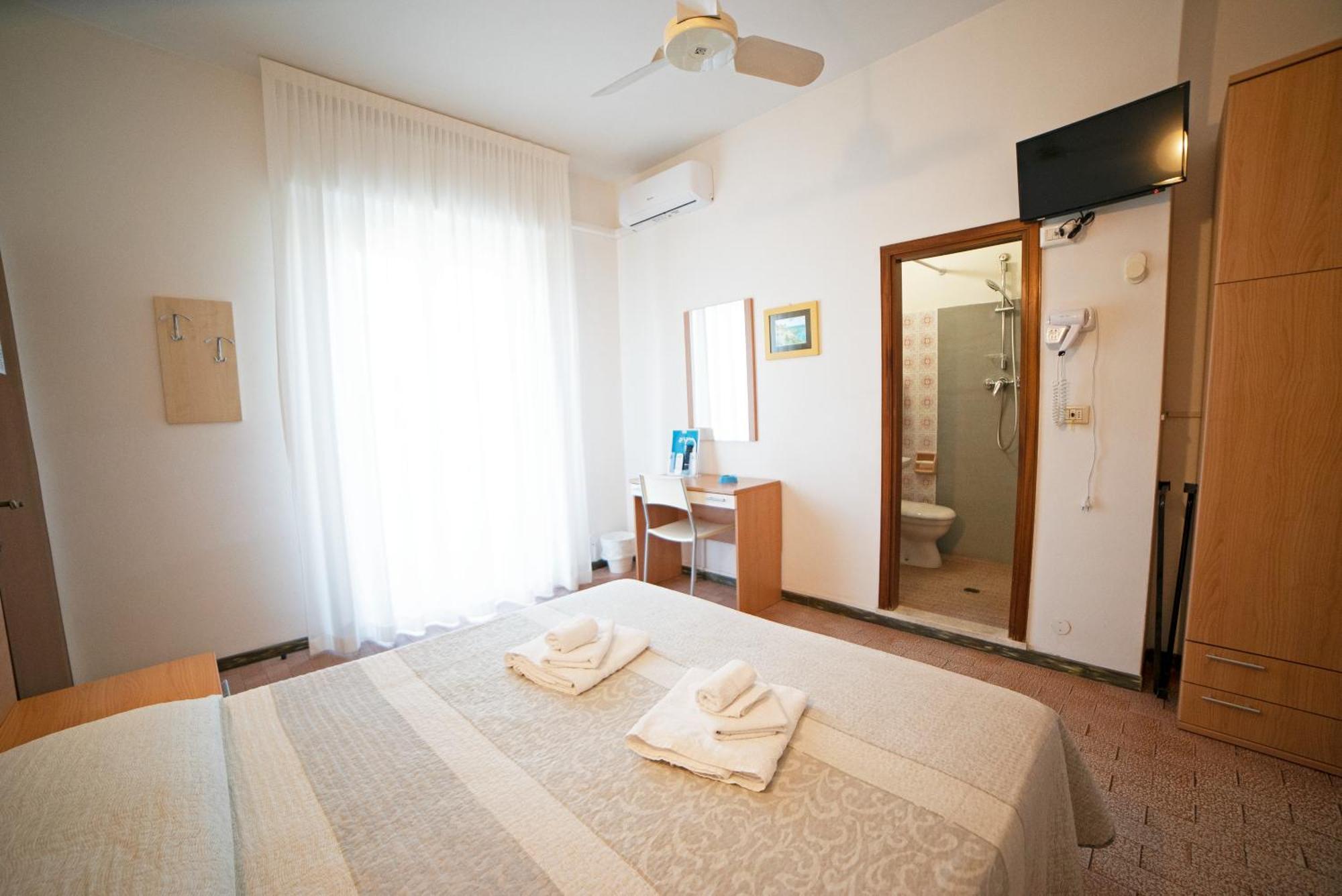 Hotel Mara Римини Экстерьер фото