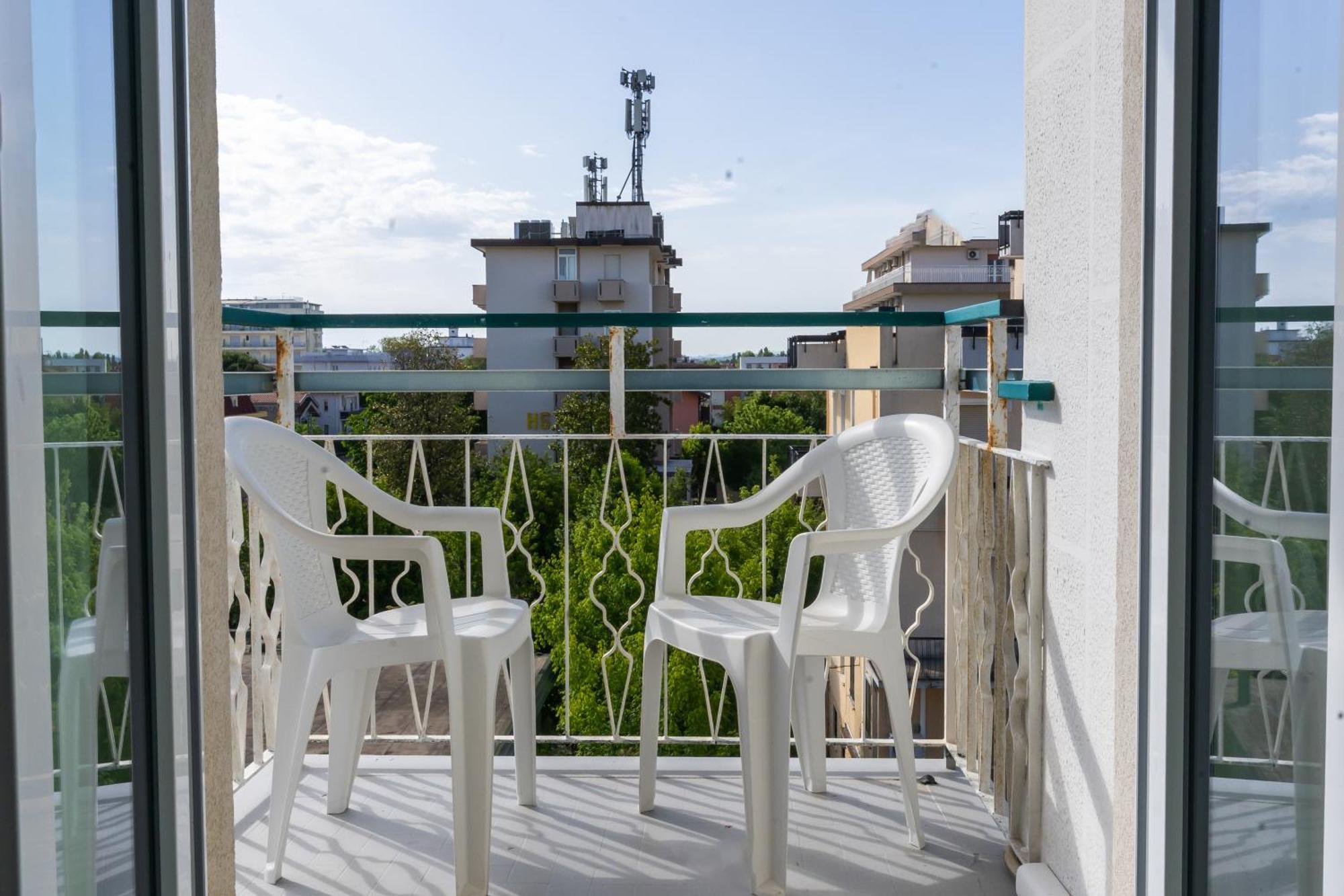 Hotel Mara Римини Экстерьер фото