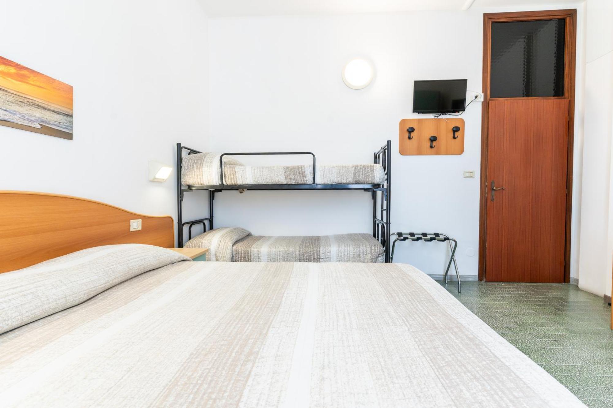 Hotel Mara Римини Экстерьер фото
