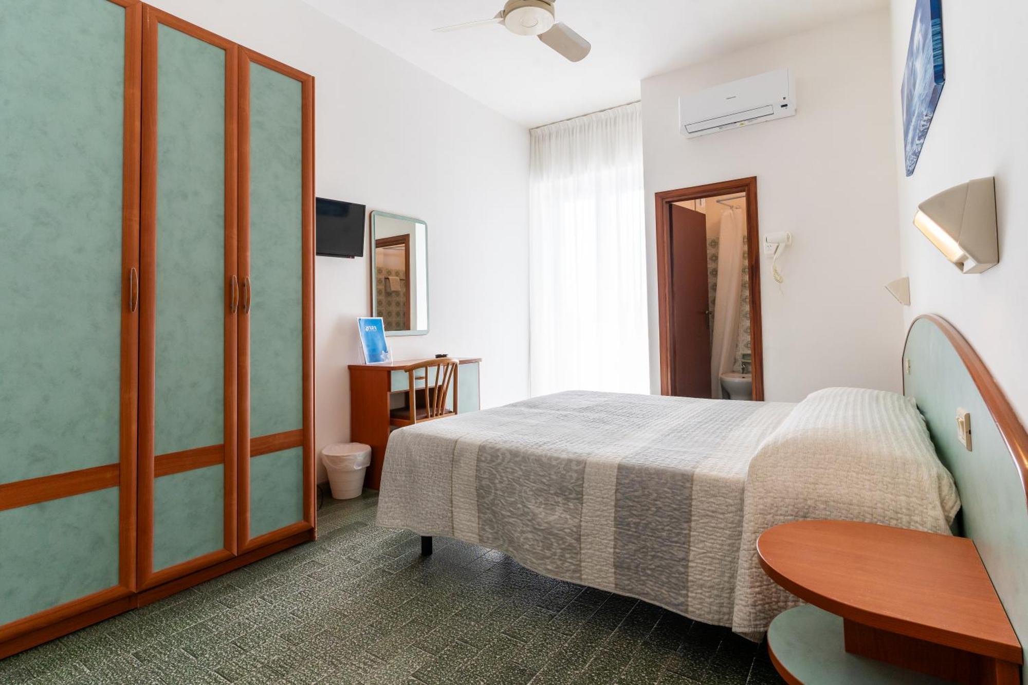 Hotel Mara Римини Экстерьер фото