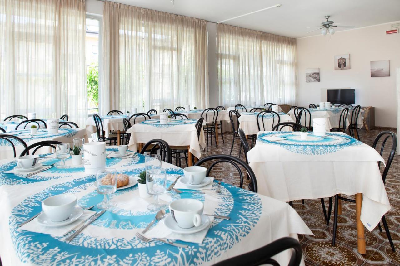 Hotel Mara Римини Экстерьер фото